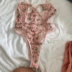 Cute body with flowers and straps